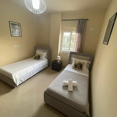 Apartment Cozy And Spacious With Sea View *